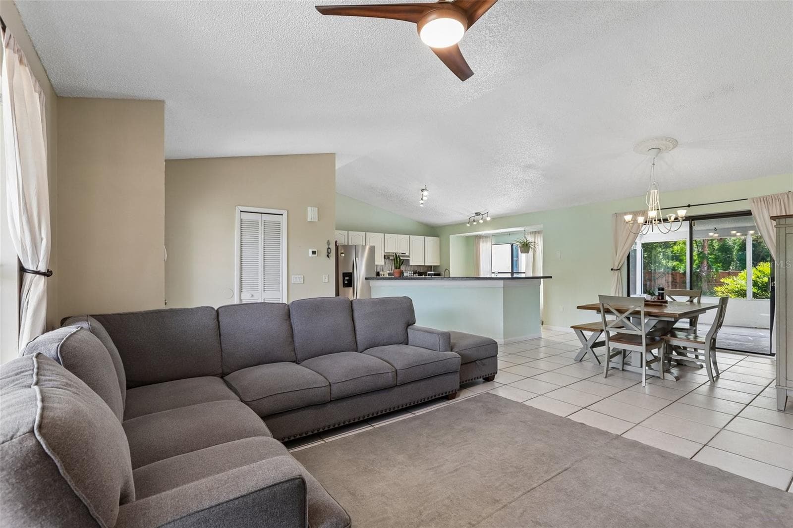 6805 Longpointe Way photo 2