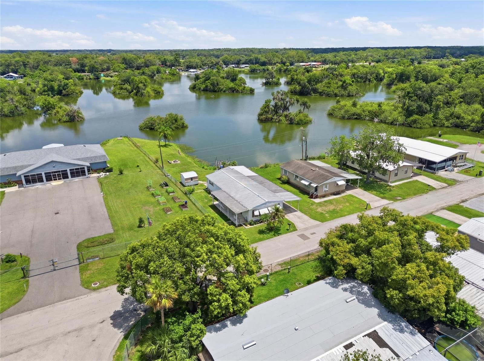 3586 Lazy Lake Dr N photo 5