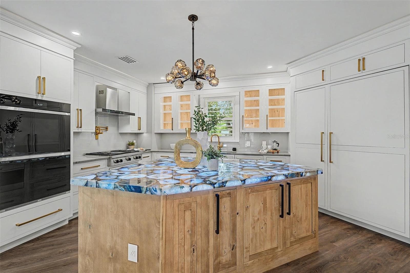 3781 Executive Dr photo 5