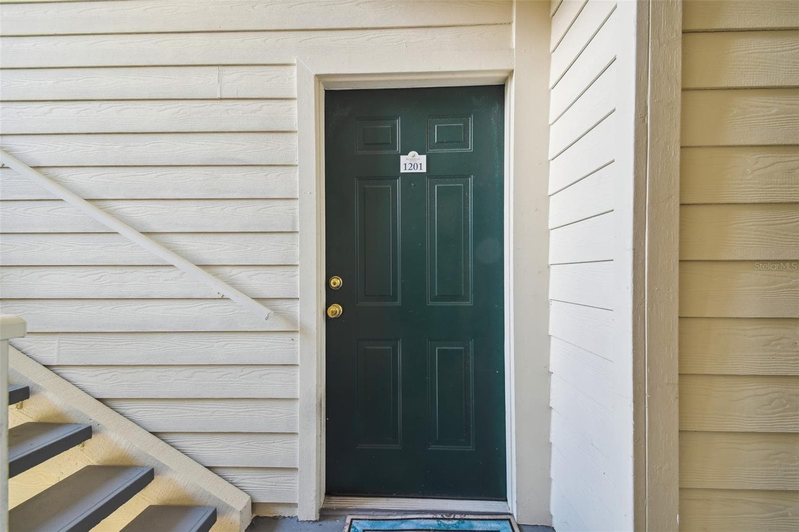 1201 Bay Club Cir photo 2