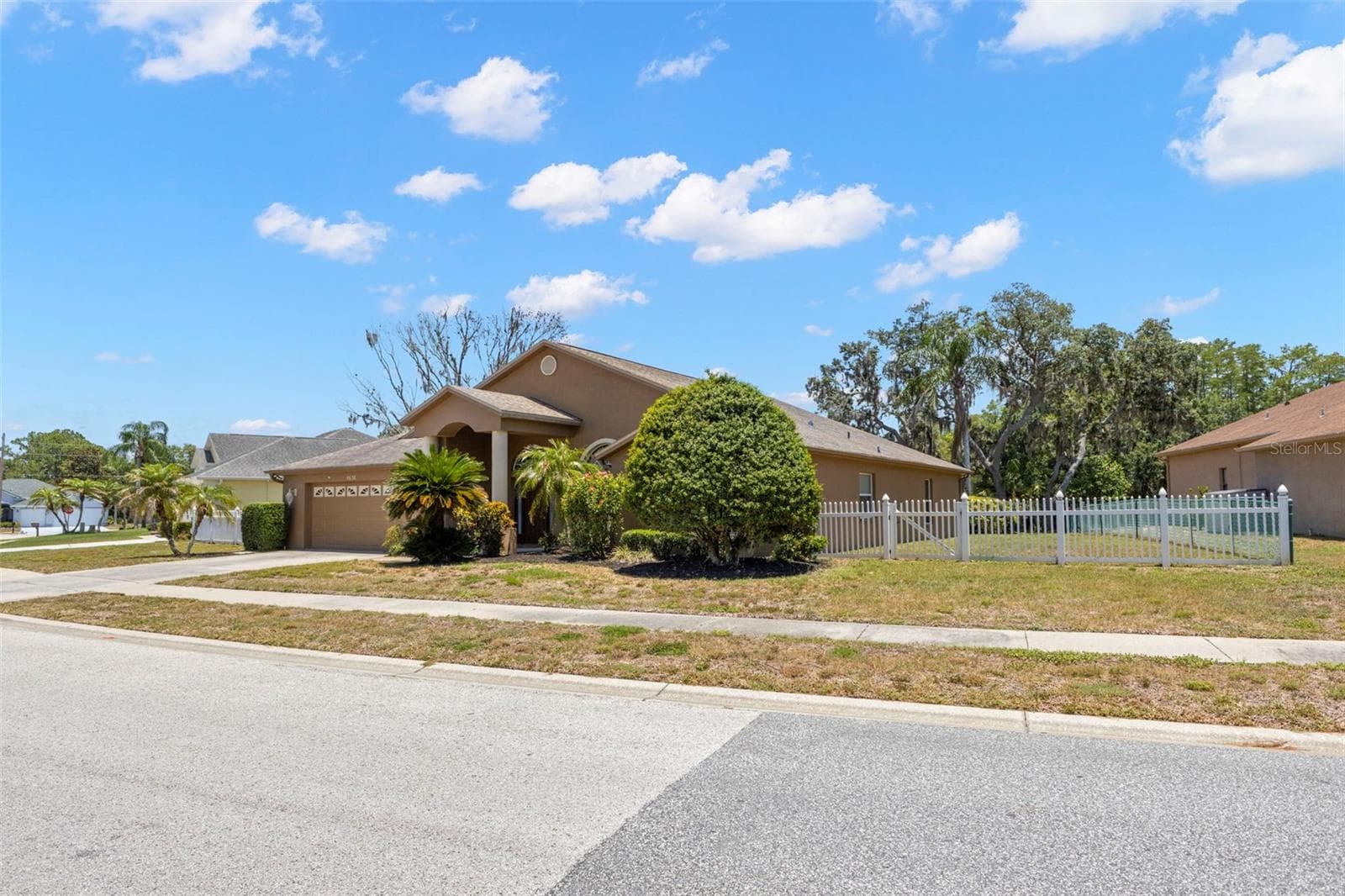 4638 Anaconda Dr photo 3