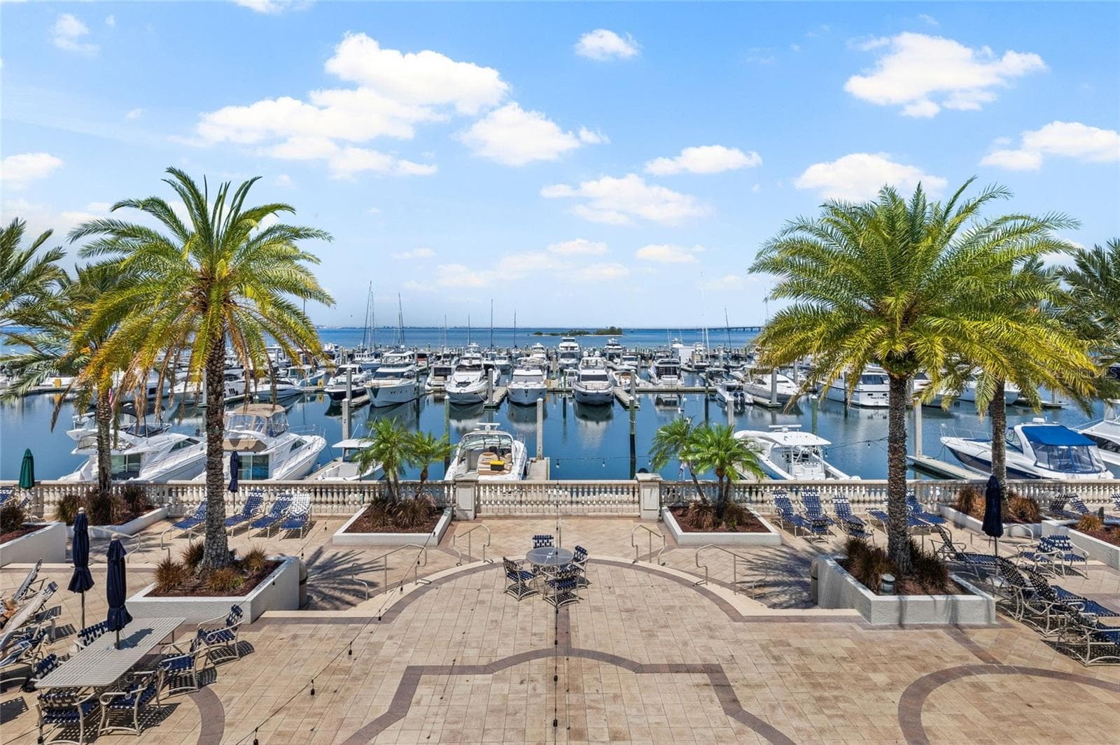 4815 Yacht Club Dr #102 photo 4