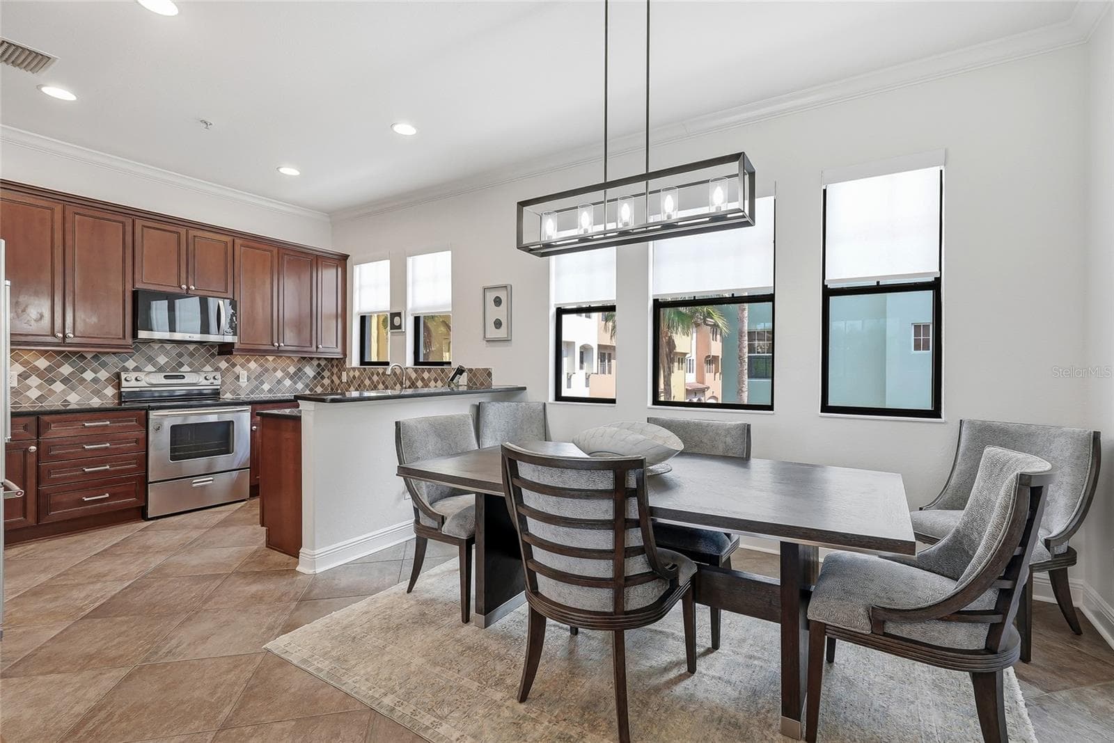 4815 Yacht Club Dr #102 photo 3
