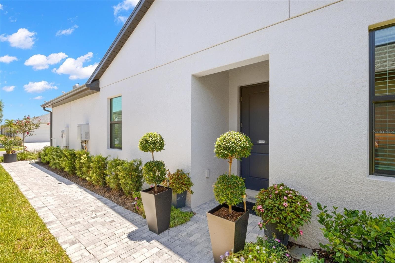 5828 Windbreak CT photo 5