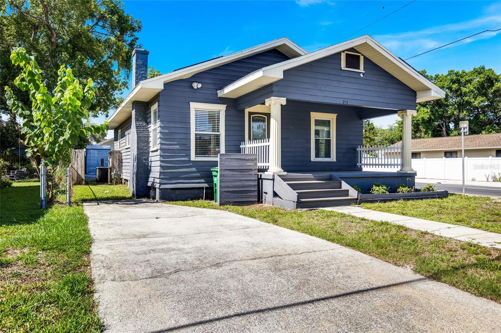 212 W Genesee St photo 2