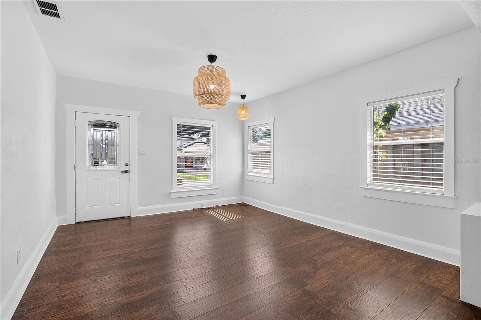 212 W Genesee St photo 4