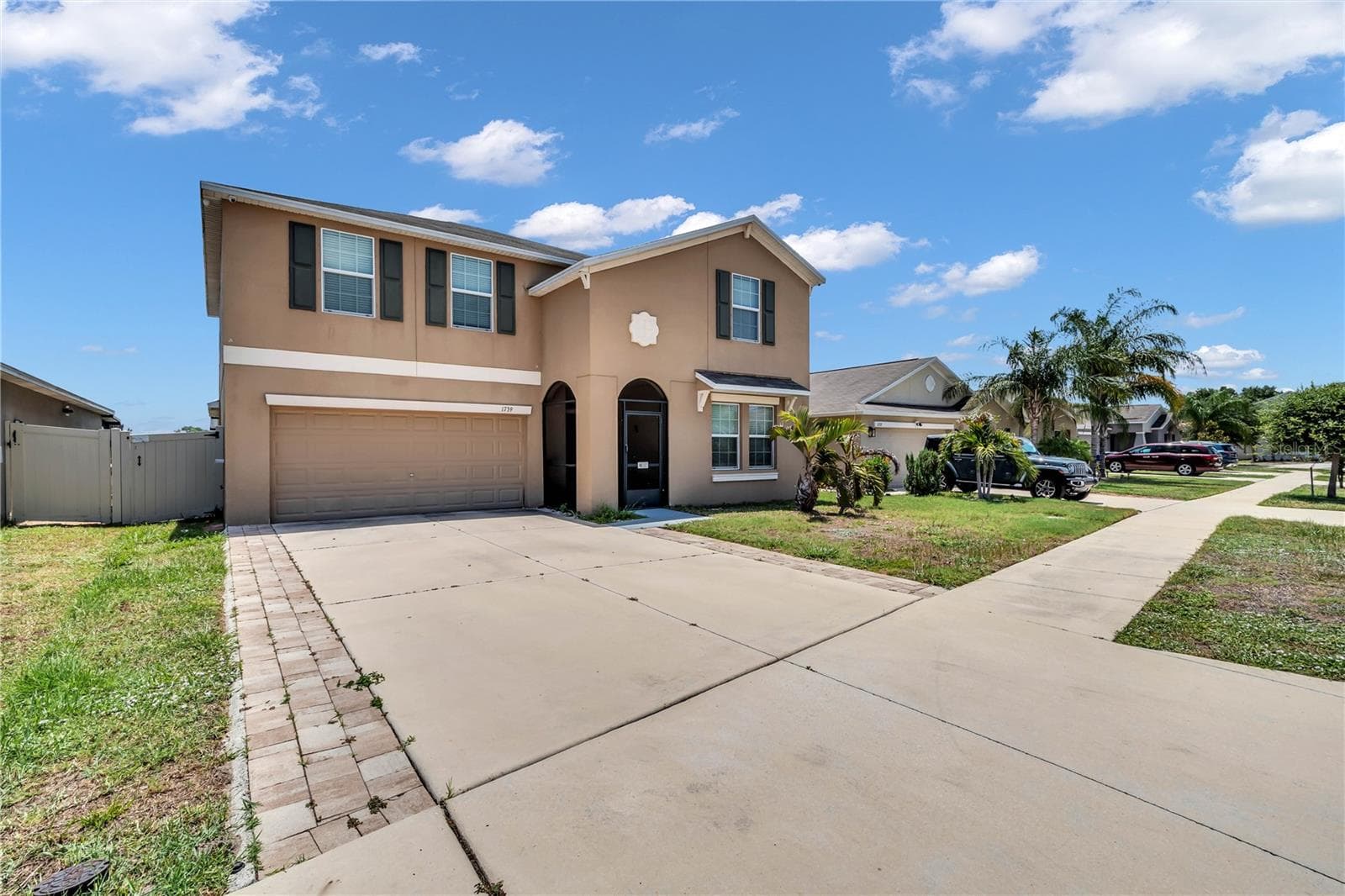 1739 Broad Winged Hawk Dr photo 2
