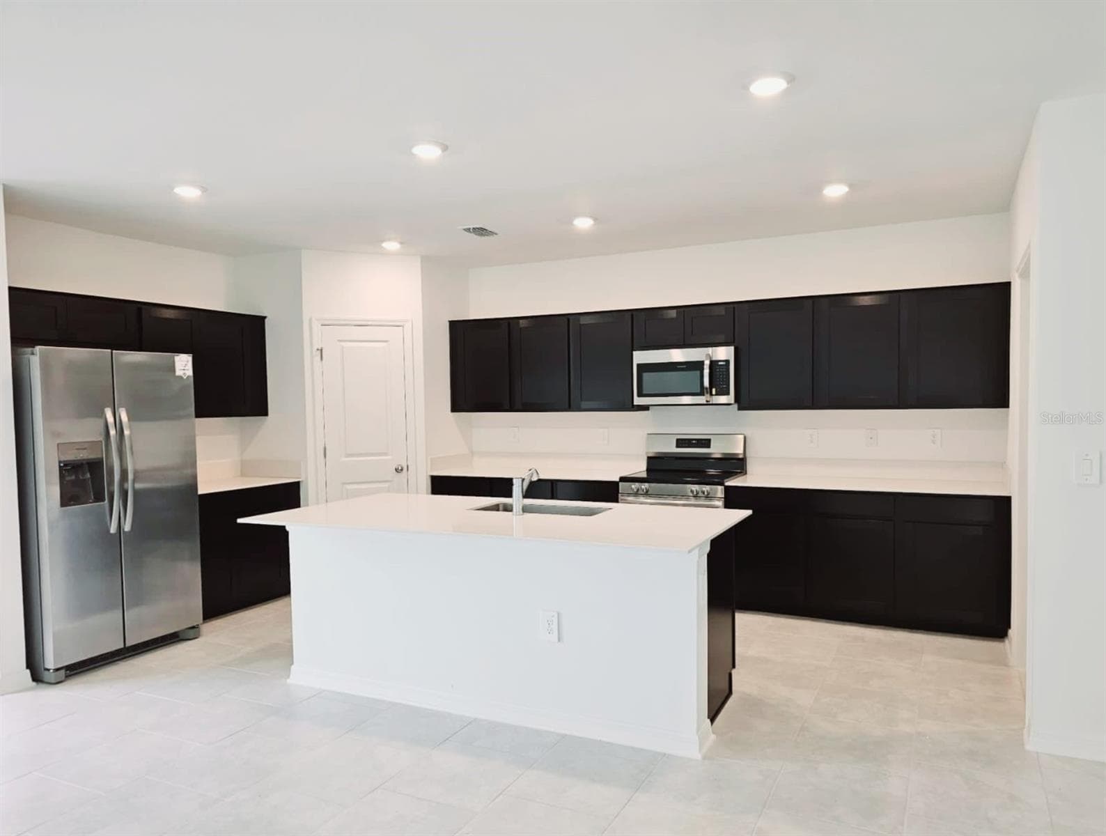 1454 Austin St photo 4