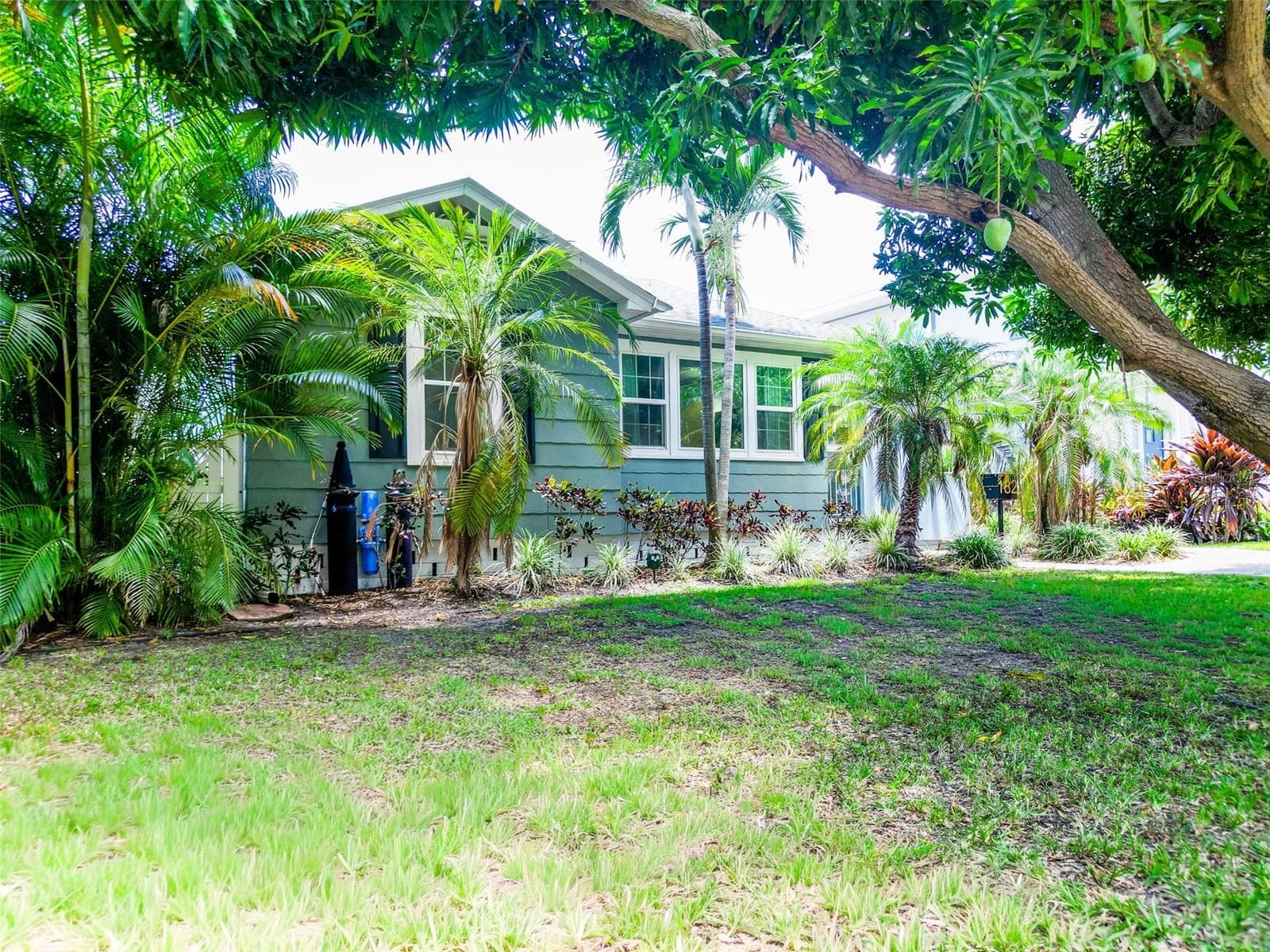 182 29th Ave N photo 3