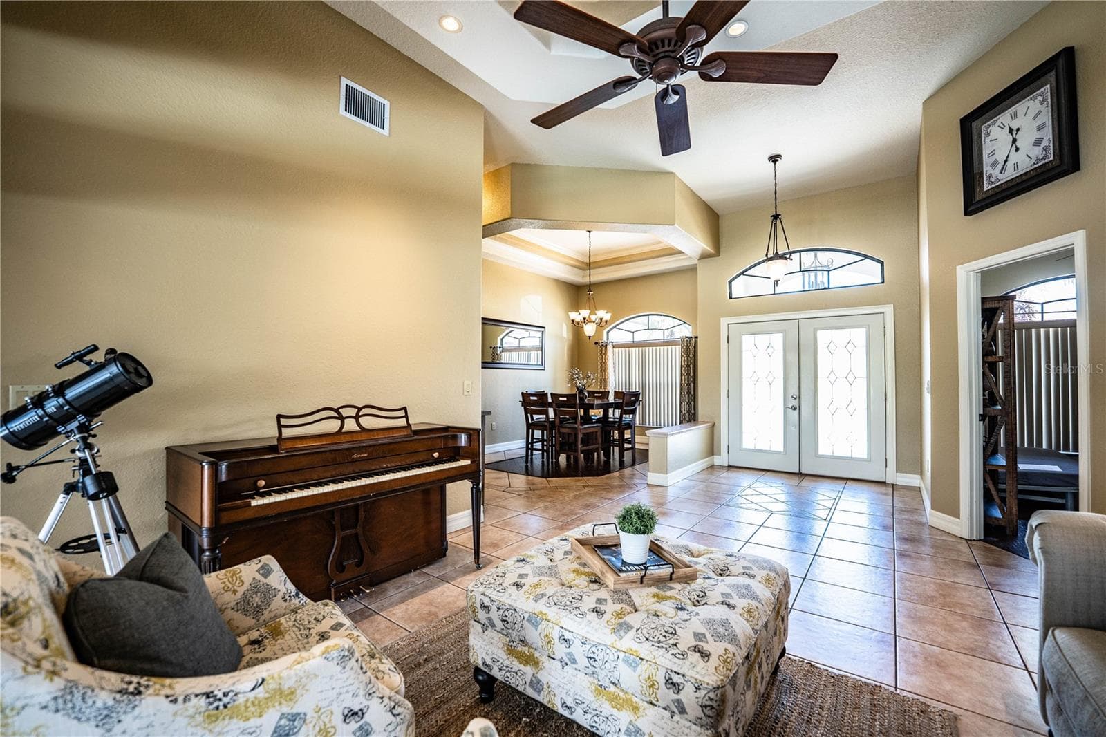 2205 Chesterfield Cir photo 3