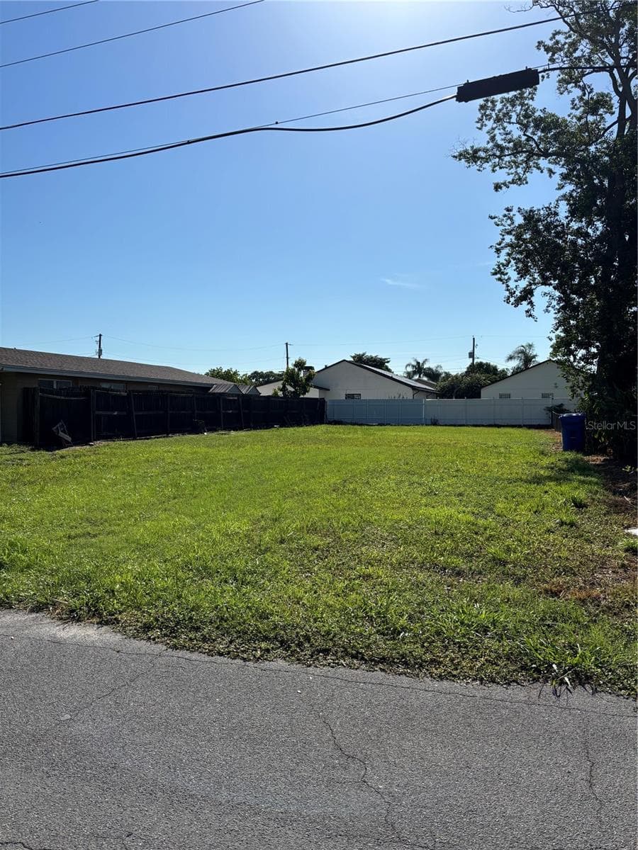8021 N Clark Ave photo 4