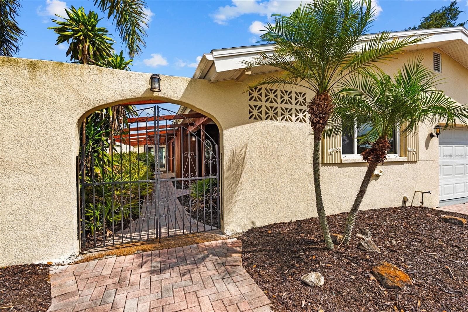 10472 Orange Blossom Ln photo 3