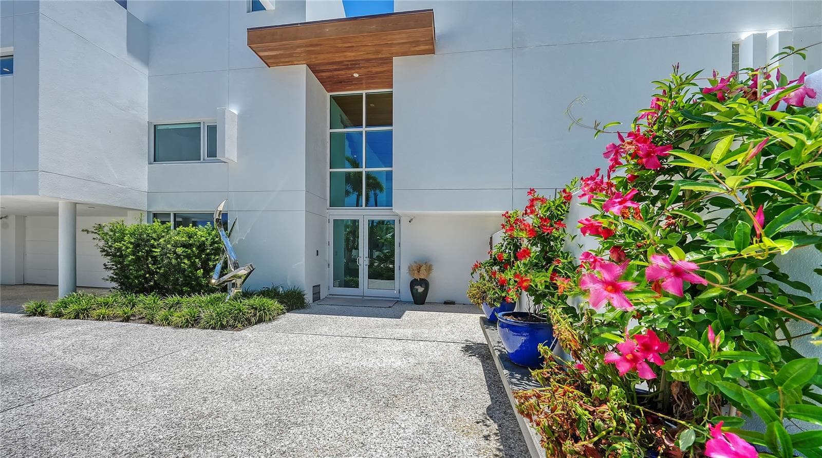 246 Morningside Dr photo 3