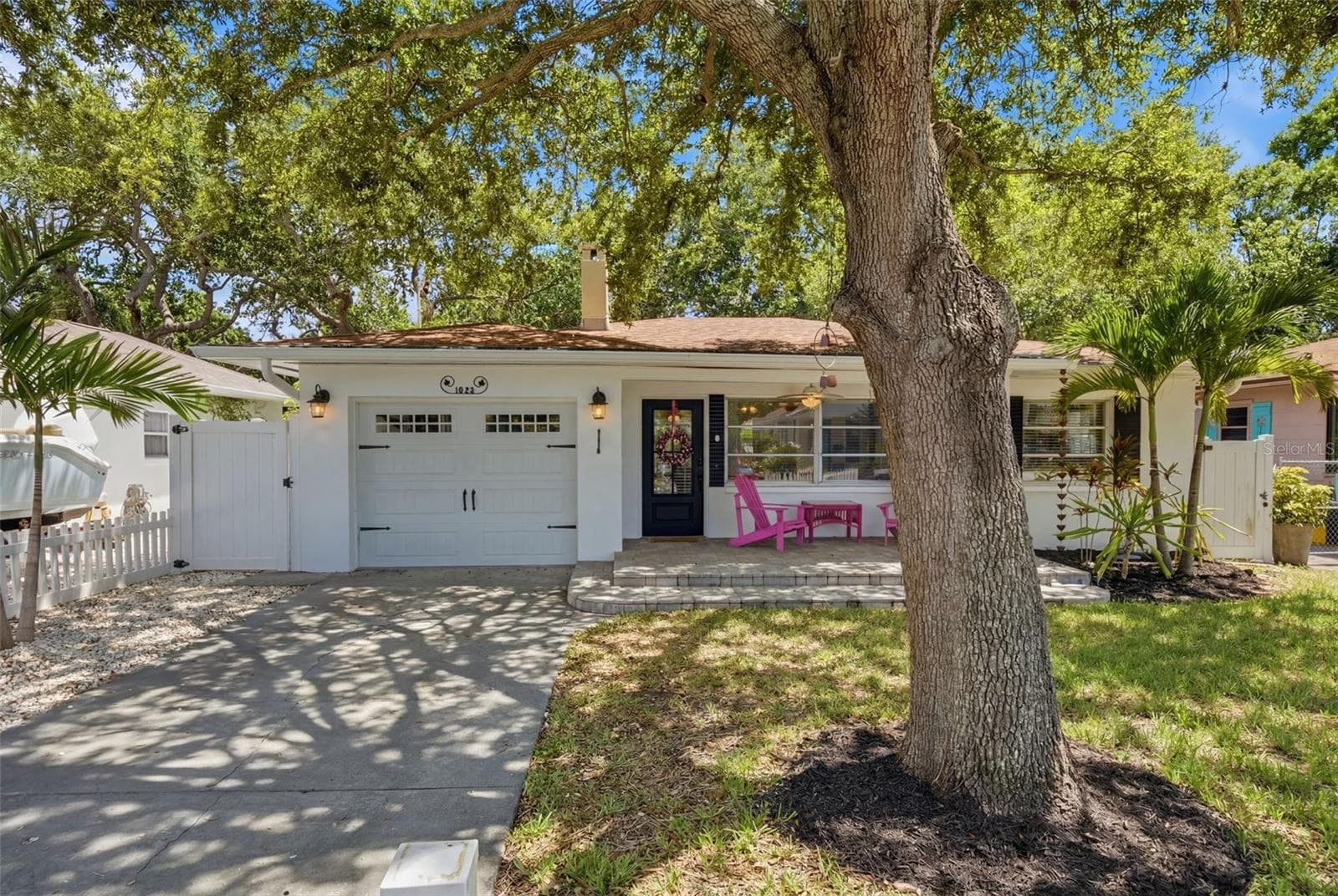 1023 Granada St photo 3