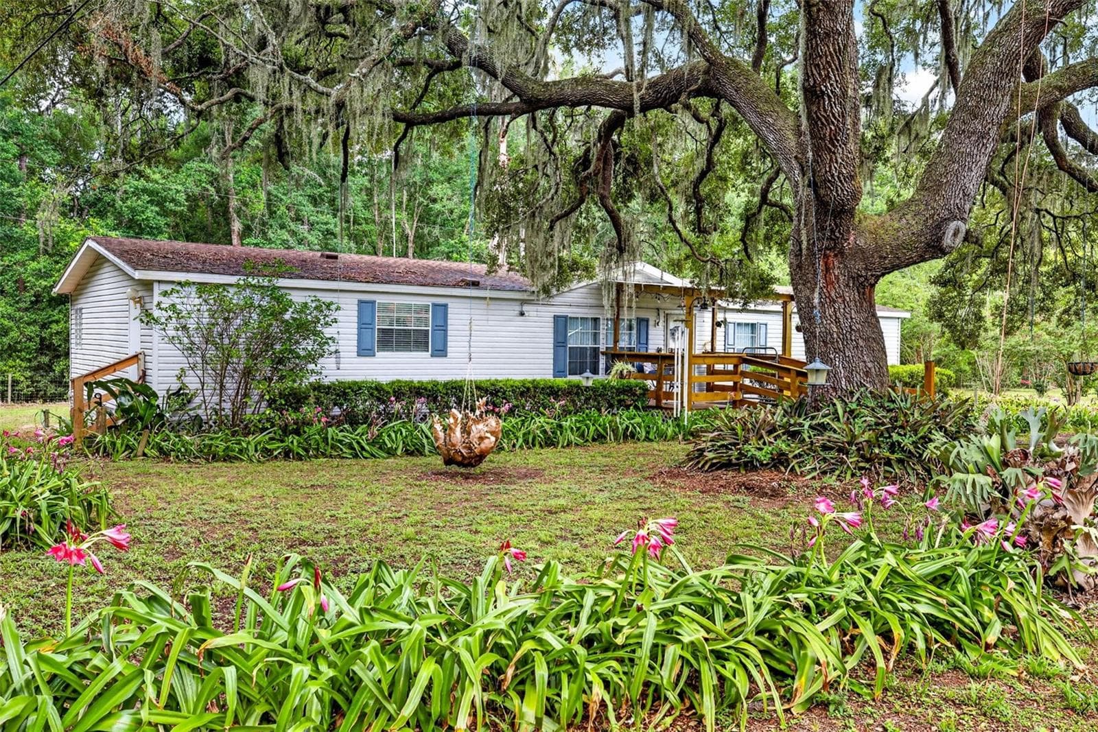 16435 Sweetwater Rd photo 2