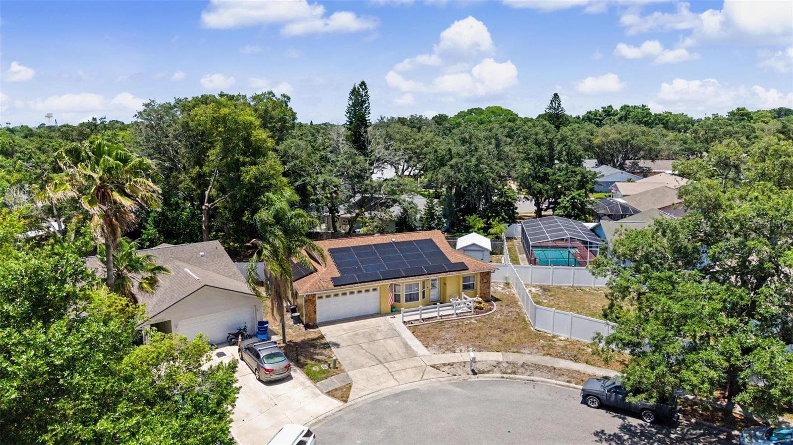 6325 SE Sarah Ln photo 3