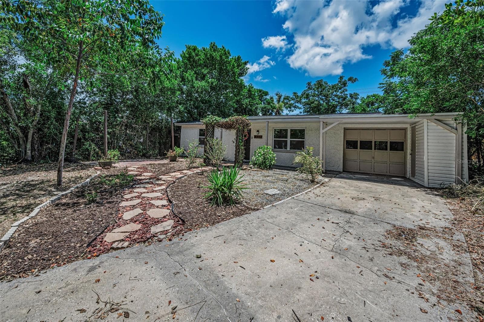 4312 Beacon Square Dr photo 4