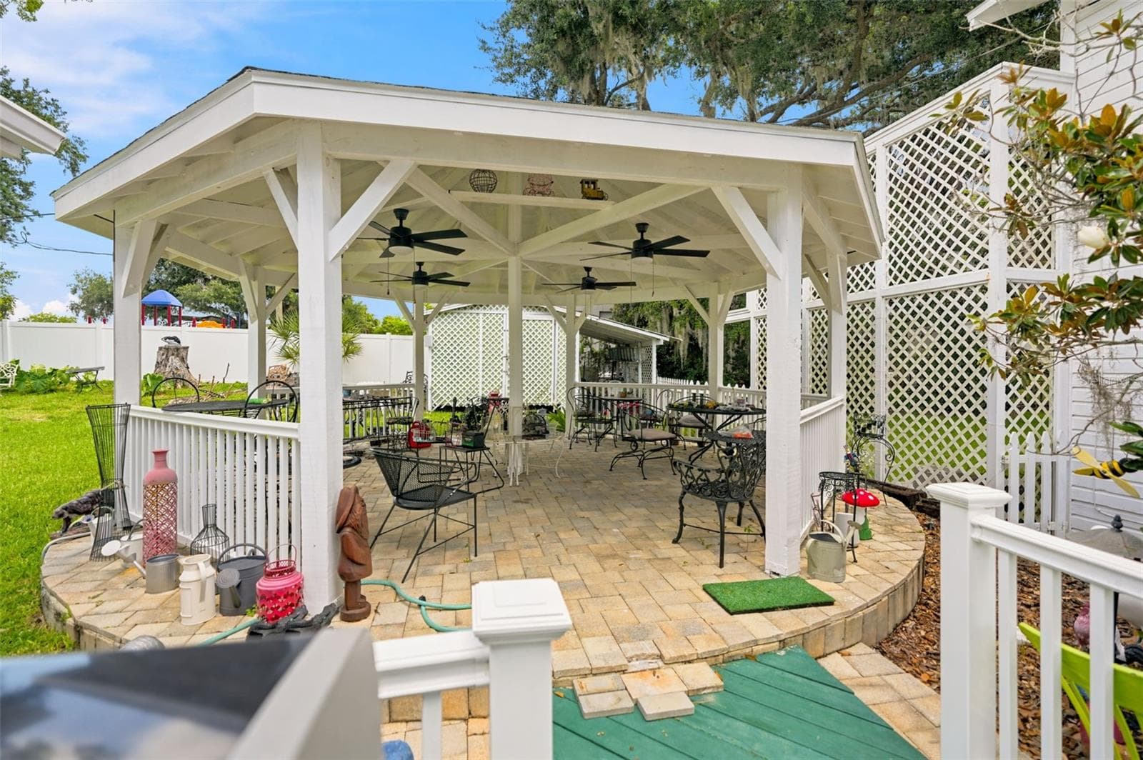 65 Olive St photo 4