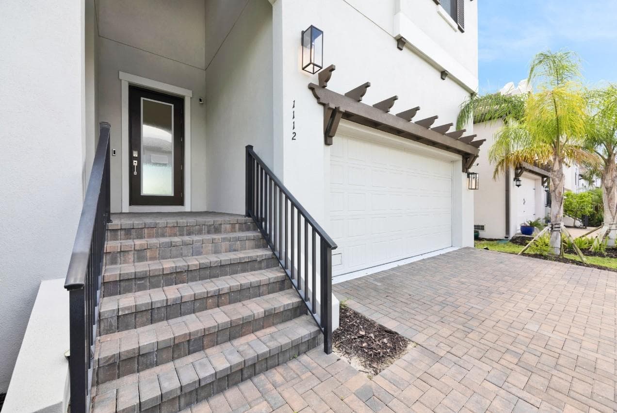 1112 Seagrape Dr photo 2