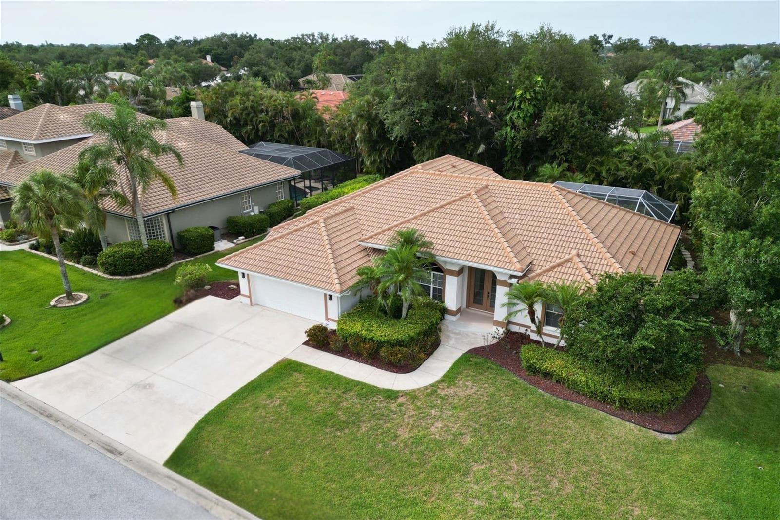 4824 Hanging Moss Ln photo 2