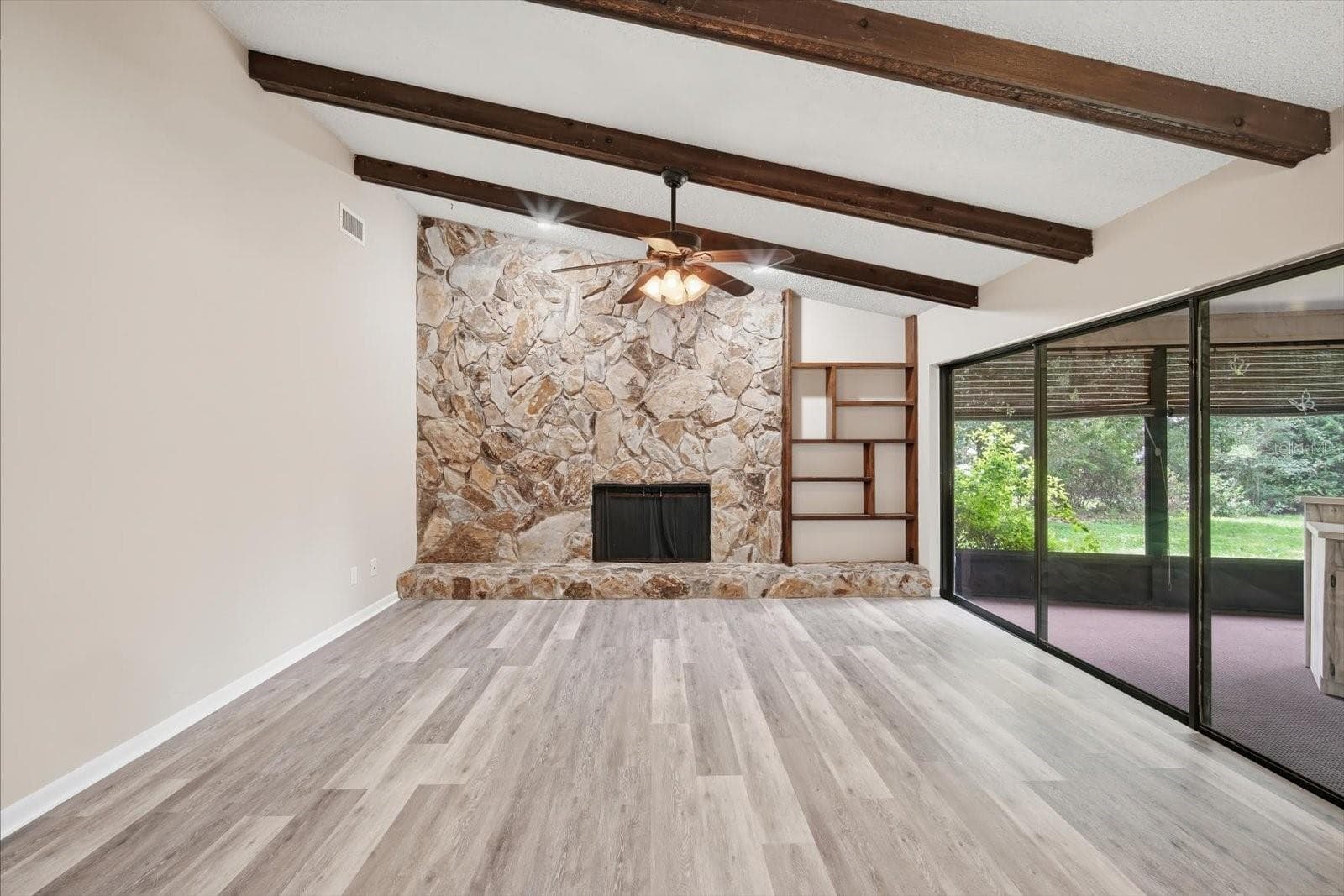 1405 Laurel CT photo 3