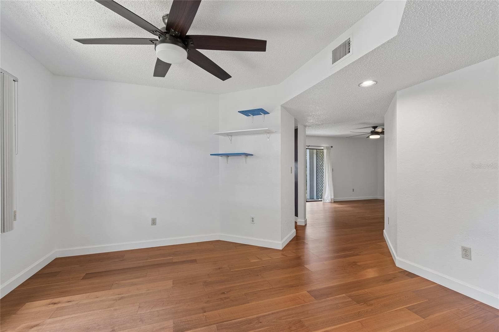 11800 Park Blvd #401 photo 3