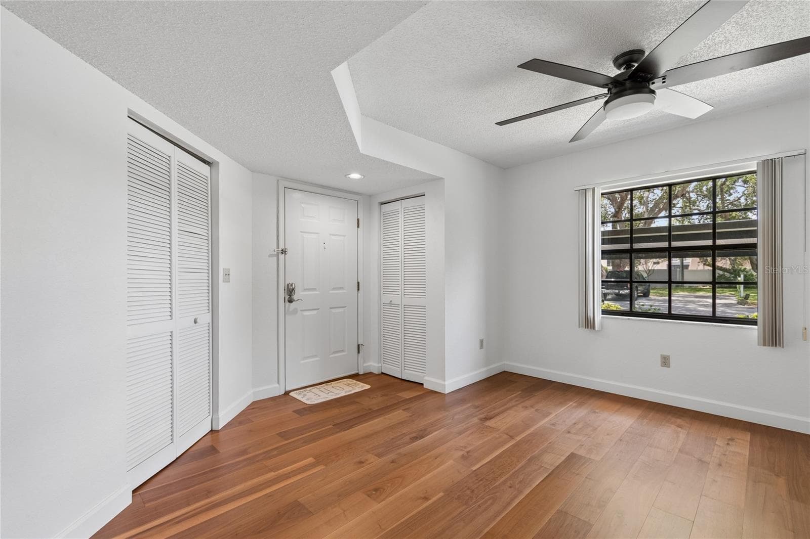 11800 Park Blvd #401 photo 4