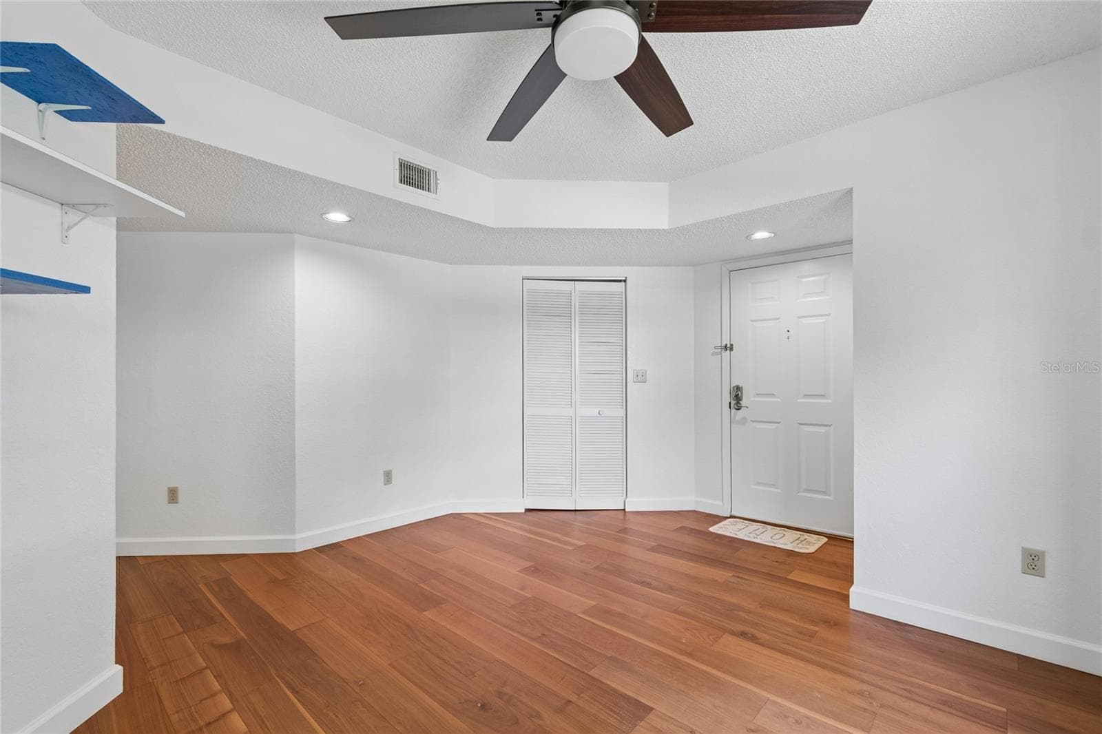 11800 Park Blvd #401 photo 5
