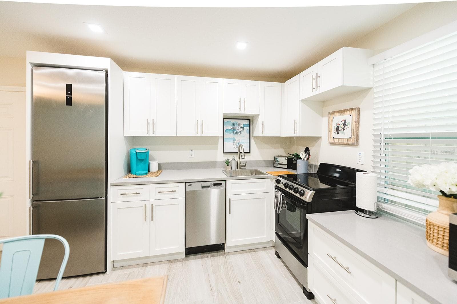 106 E Bay Dr photo 4