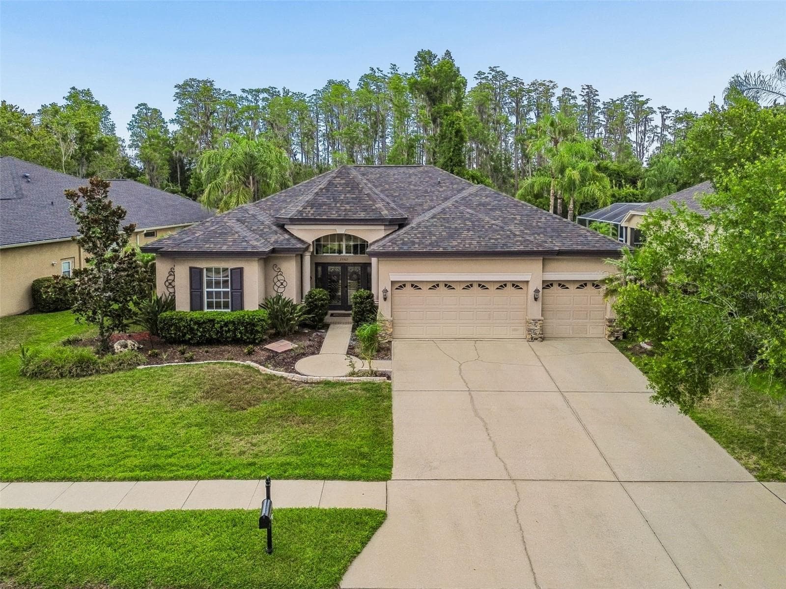 23305 Gracewood Cir photo 3