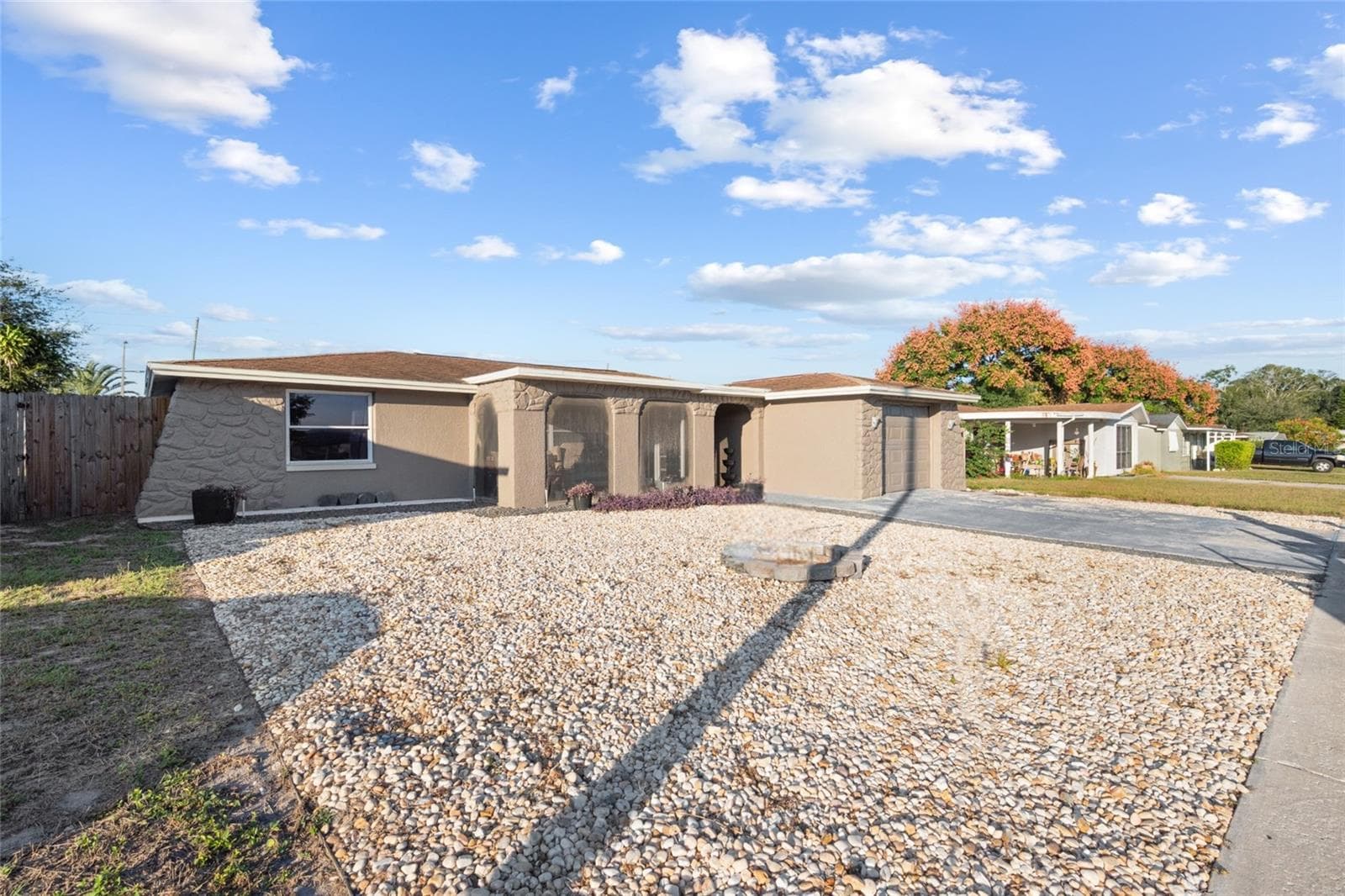 5633 Andrea Dr photo 3