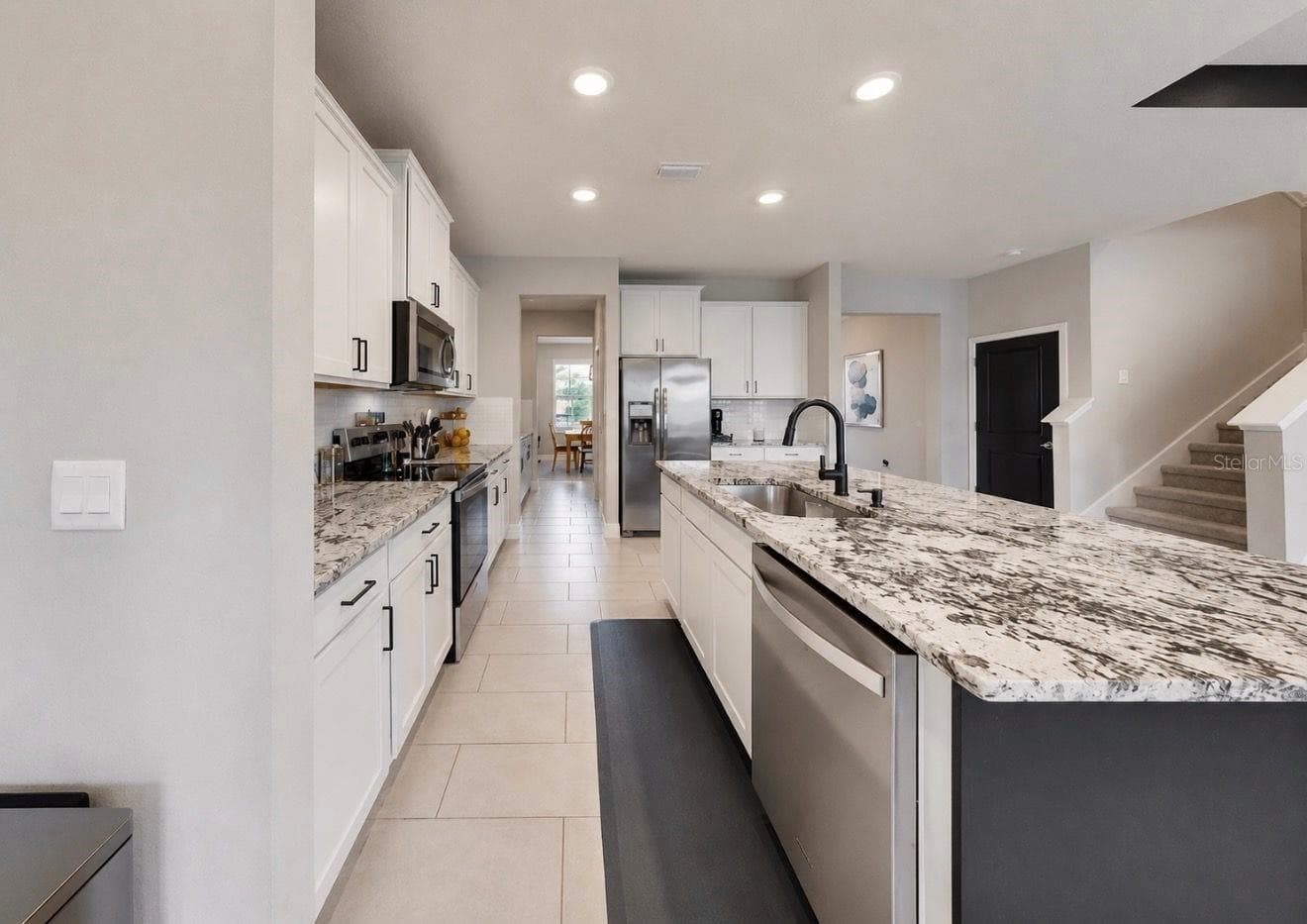 172 Mangrove Manor Dr photo 4