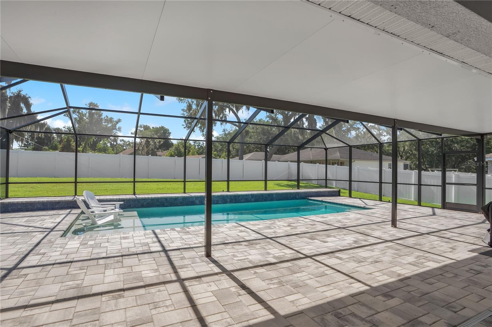 525 Gandhi Dr photo 3