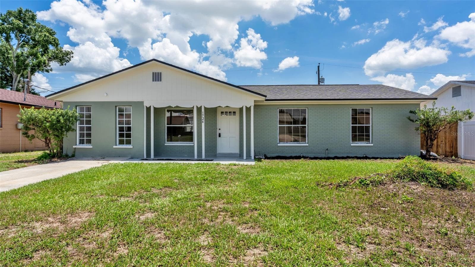 1726 Cordova Cir W photo 3