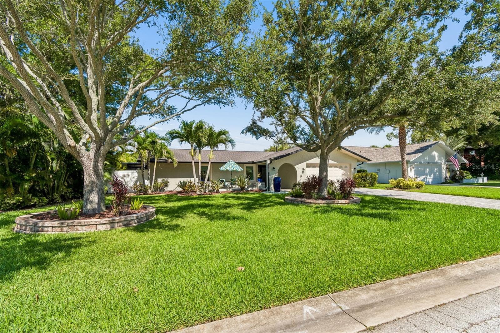 725 Del Oro Dr photo 5
