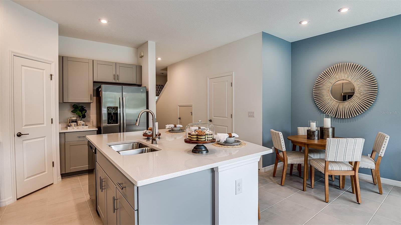 8433 Lunar Skye St photo 3