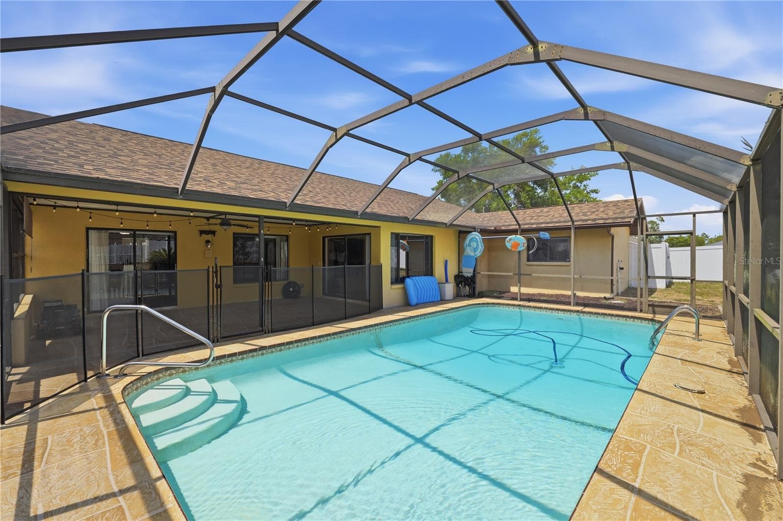 9470 Montebello Ln photo 2