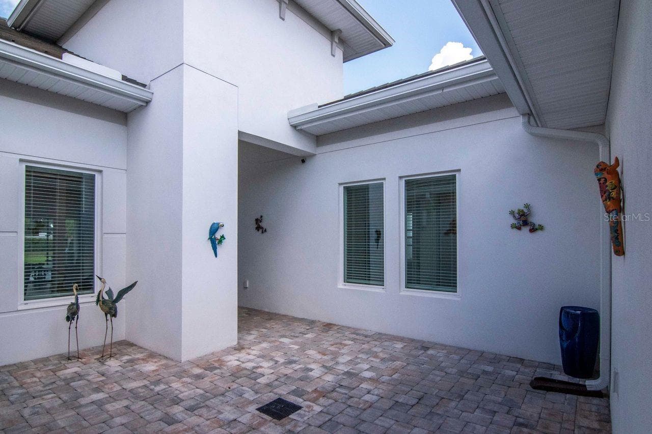 2639 Yacht Pl photo 2