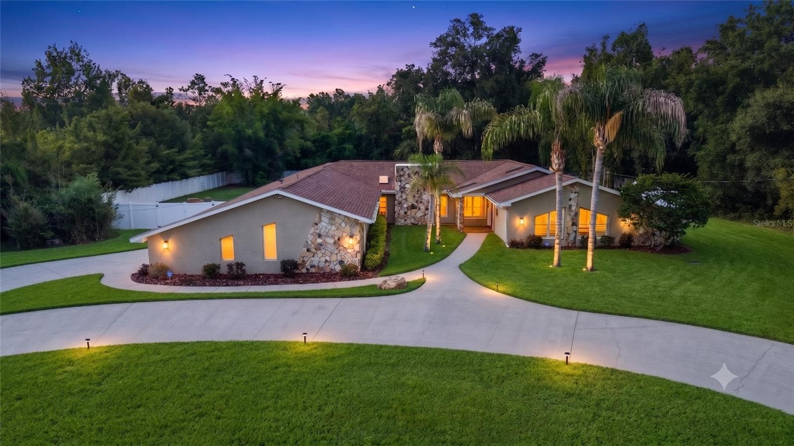 7487 River Country Dr photo 3