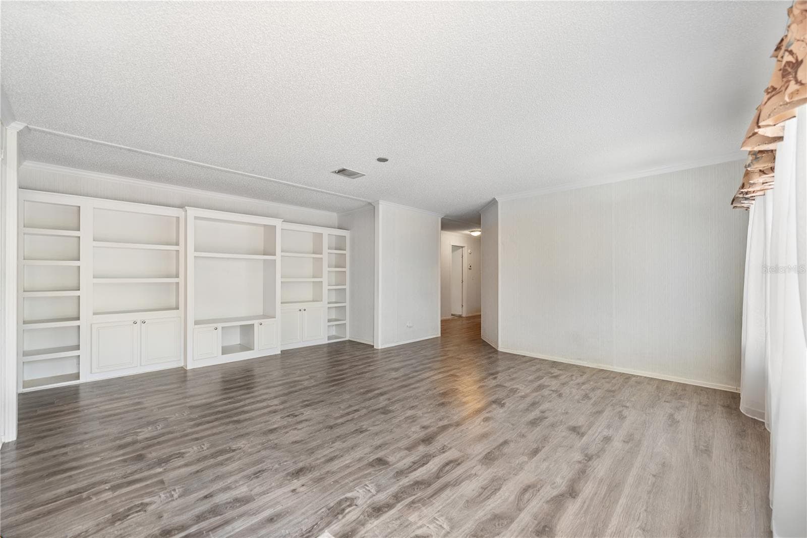 13020 Webster St photo 4