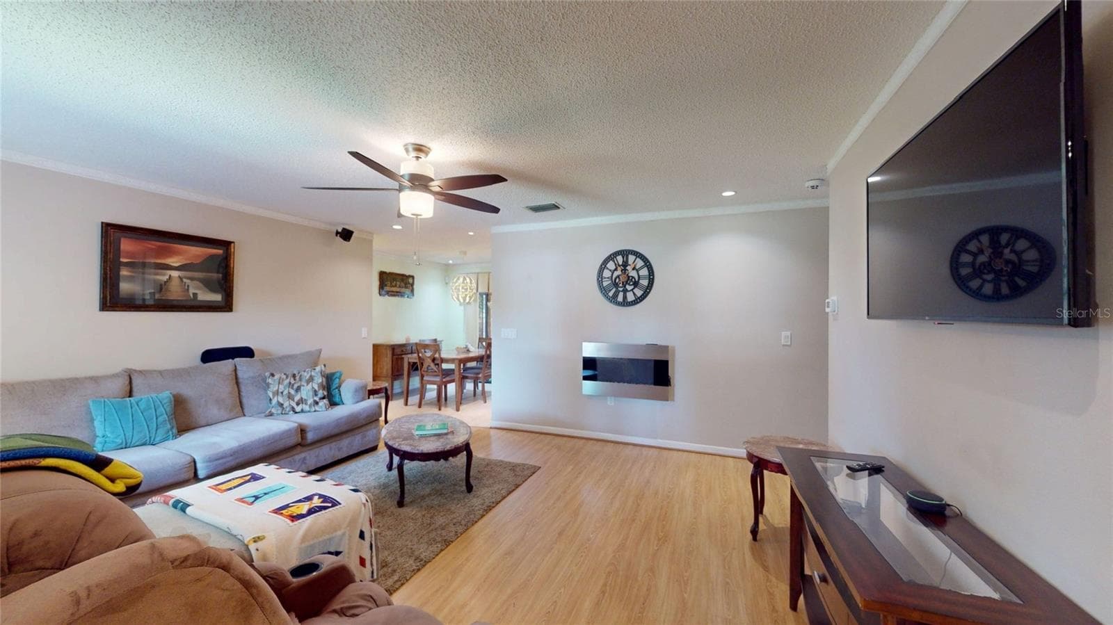 6960 Pinecrest Ln N photo 2