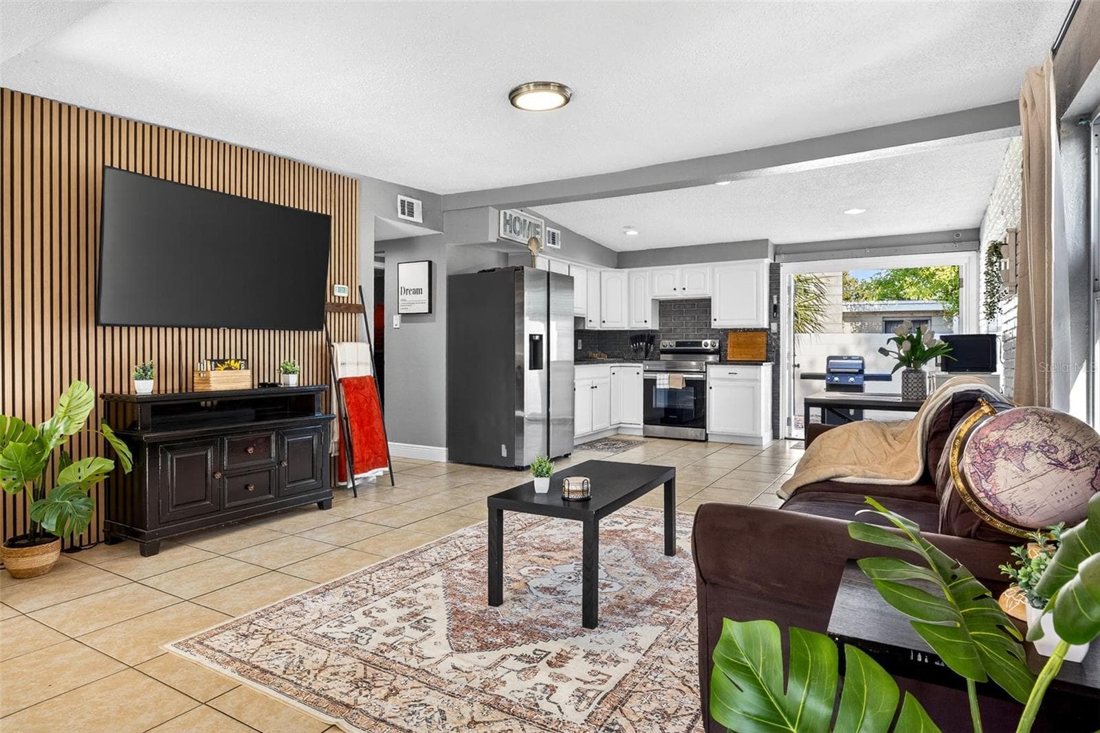 9370 83rd St photo 3