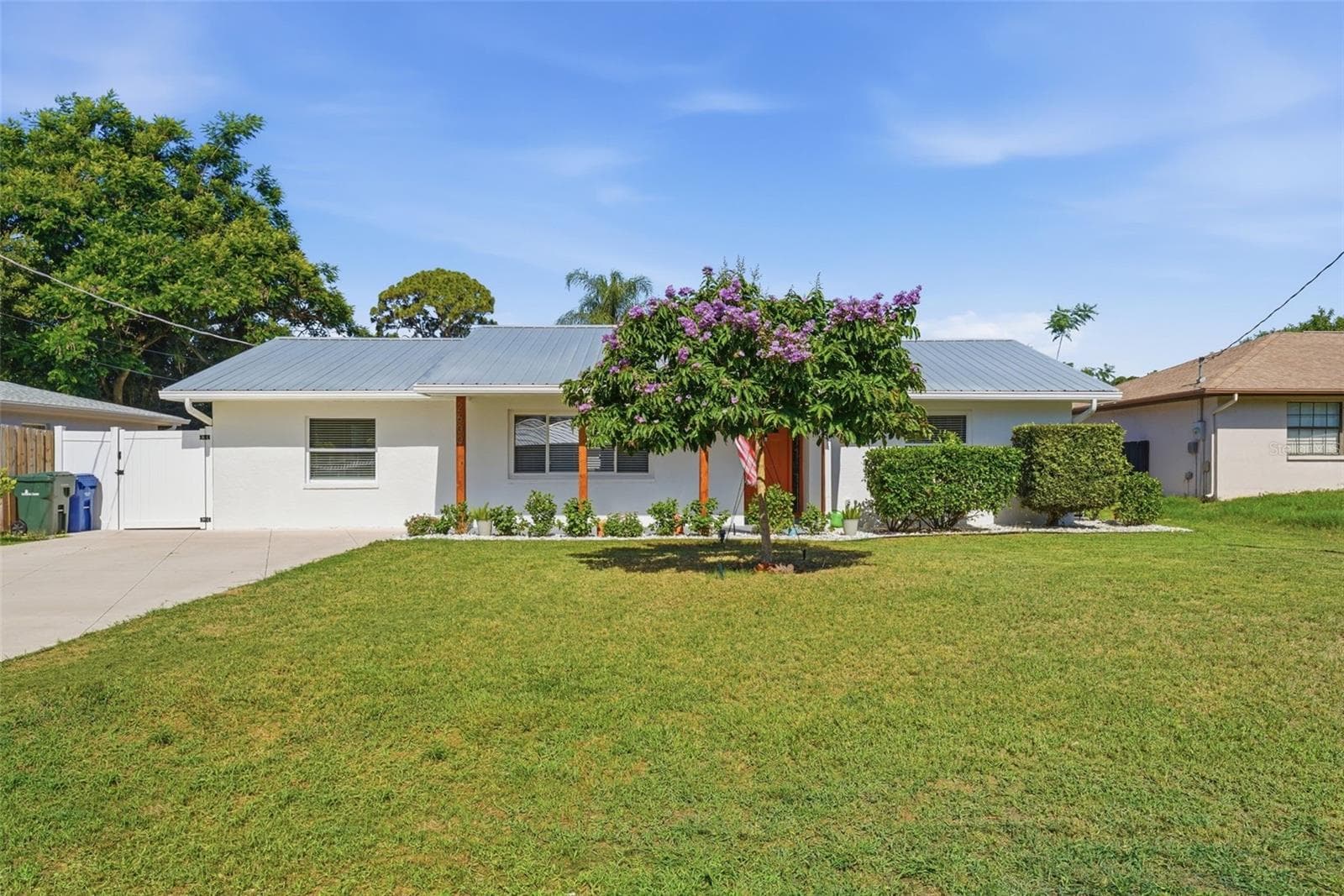 2600 Cambridge Dr photo 3