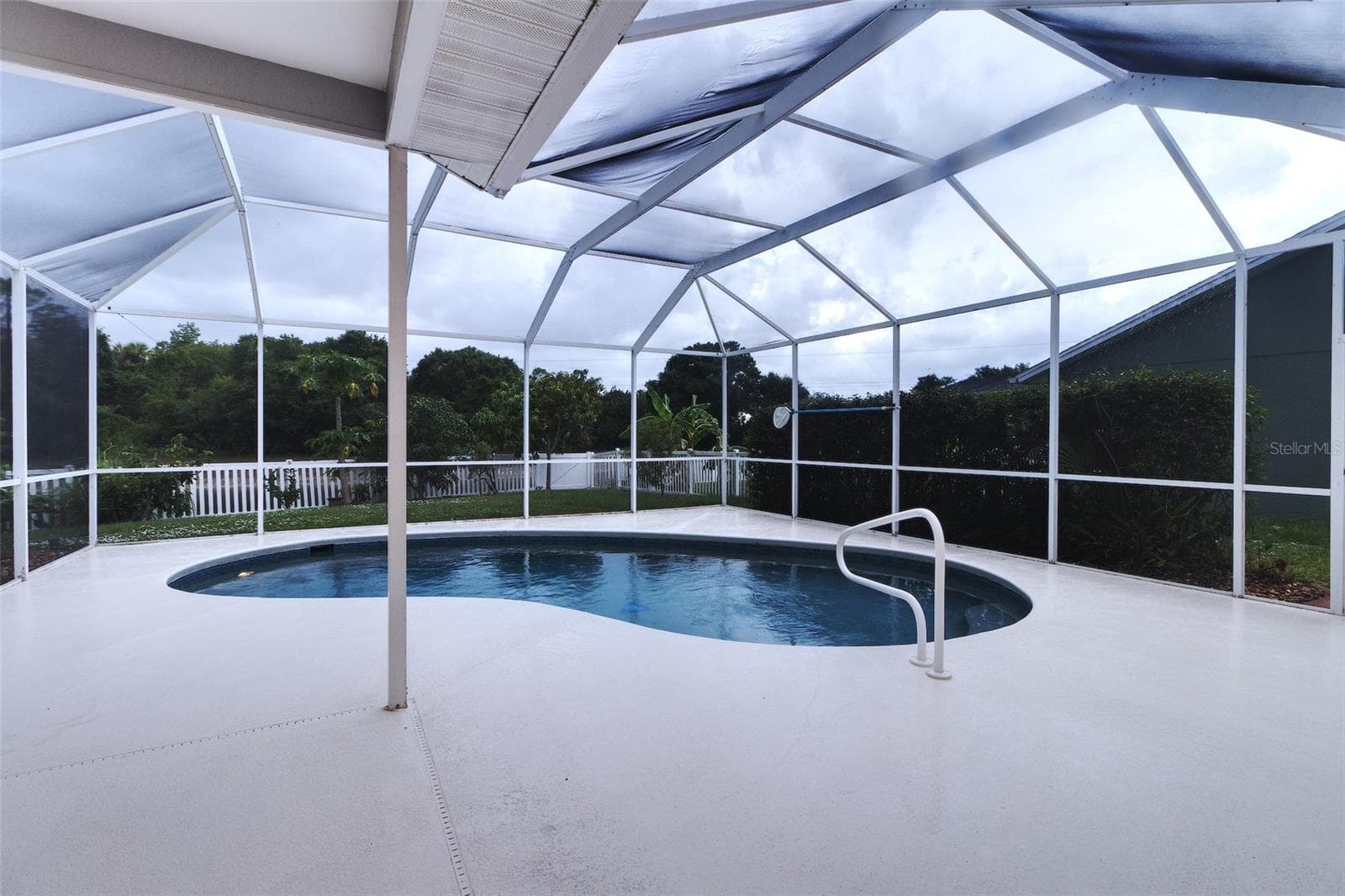 6734 60th Street Cir E photo 4