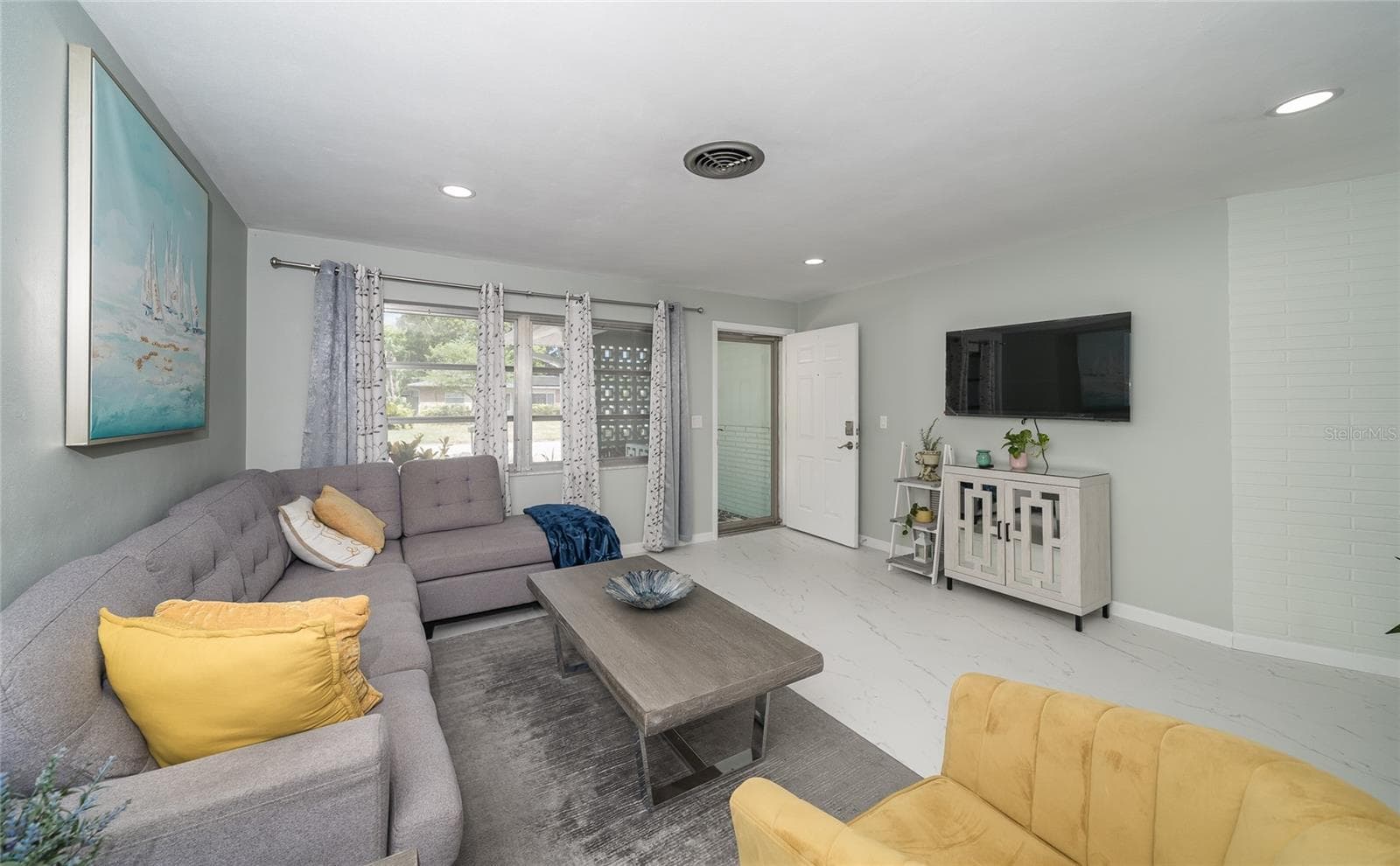 2063 Dunston Cove Rd photo 3