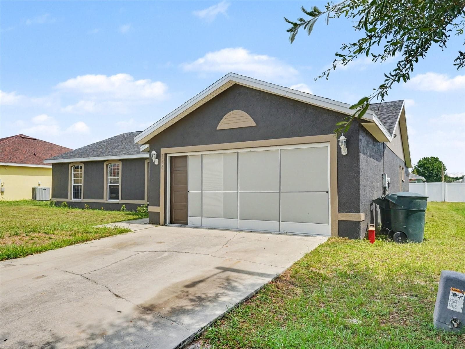 1335 Laurel Glen Dr photo 3