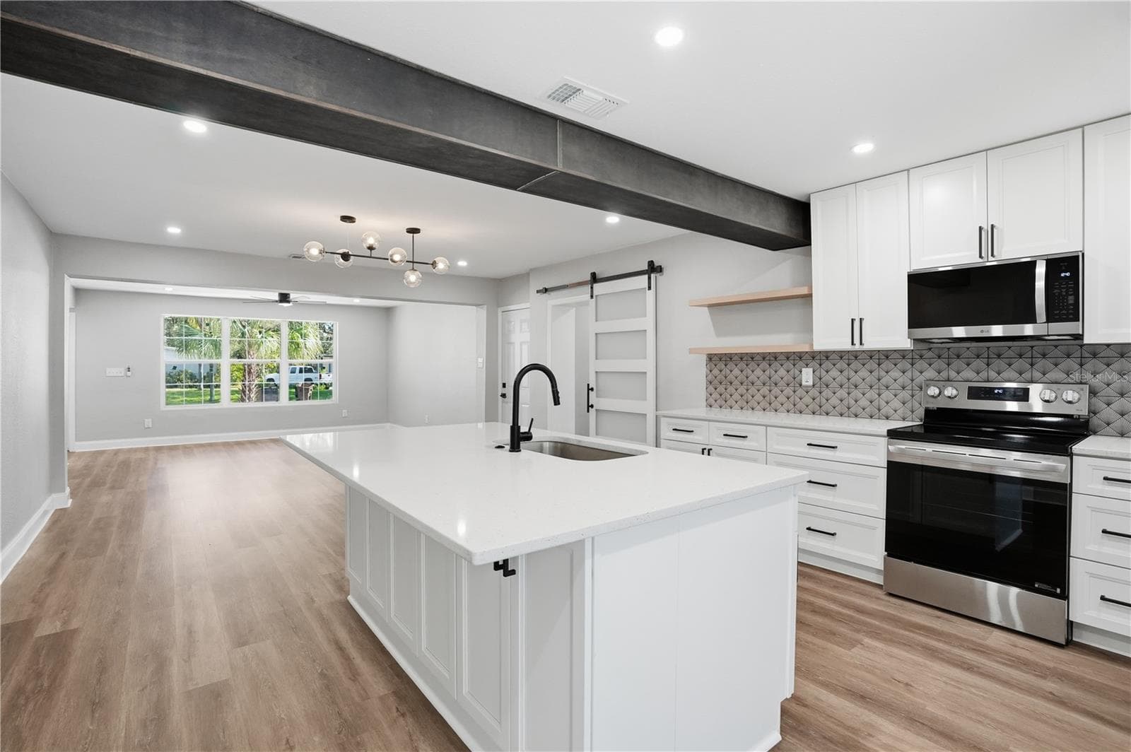 707 Aberdeen Cir photo 5