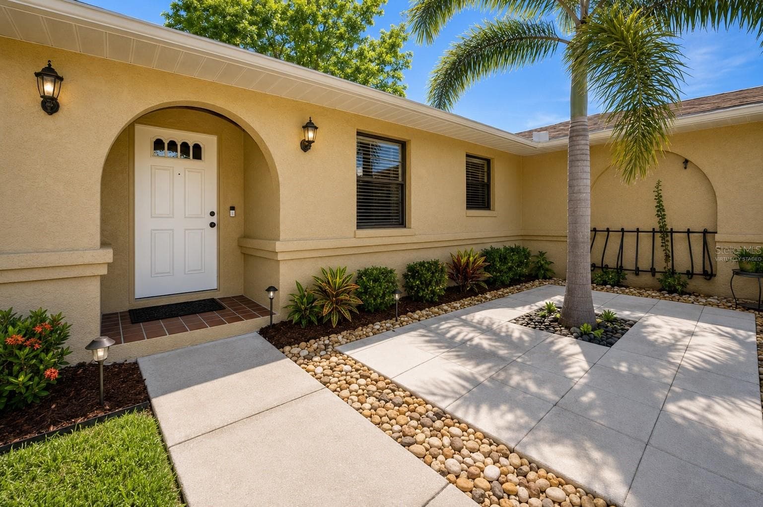 3011 Shadow Oaks Dr photo 2