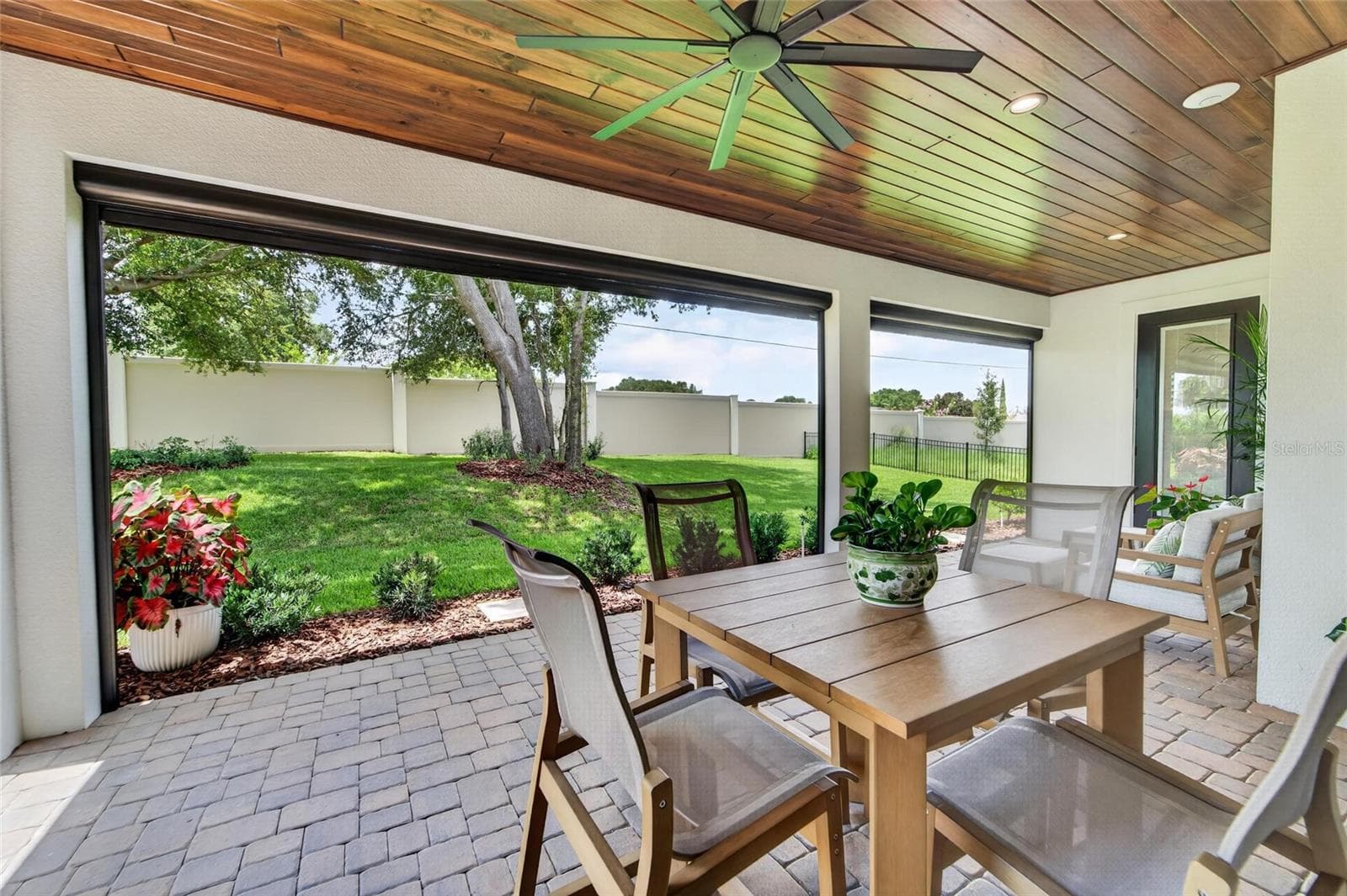 5391 Clubhouse Hills Ln photo 4