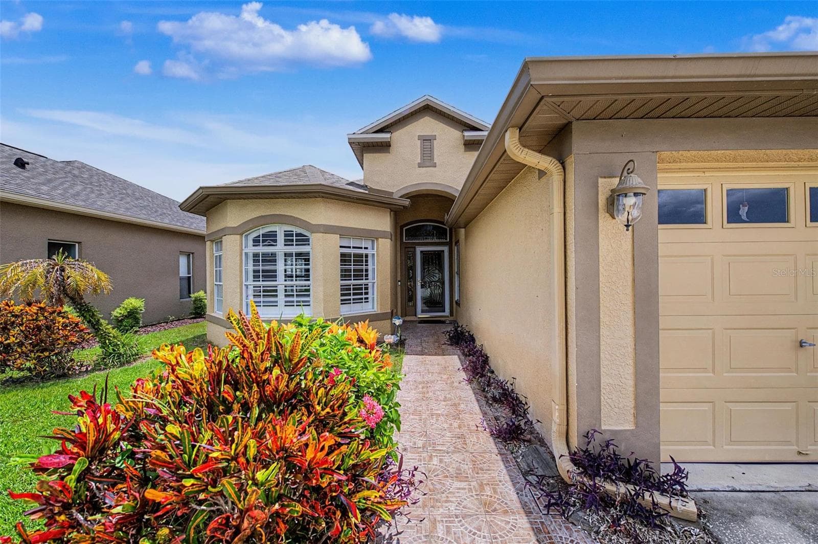 2811 Ravendale Ln photo 3